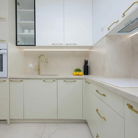 Tasteful One Bedroom By Renters דירה