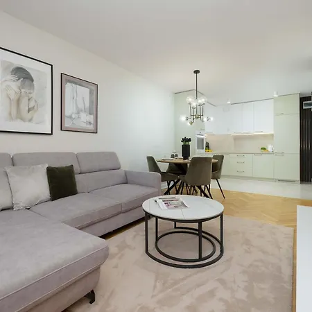 דירה Tasteful One Bedroom By Renters ורשה