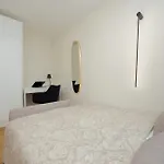 Tasteful One Bedroom By Renters アパート *