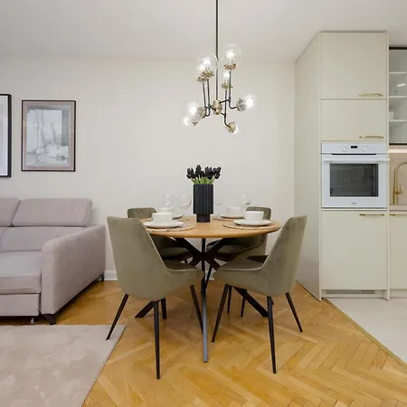 Tasteful One Bedroom By Renters