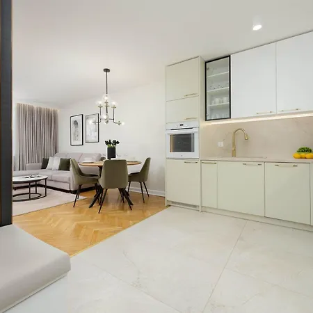 Apartment Tasteful One Bedroom By Renters *