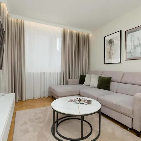 Tasteful One Bedroom By Renters *