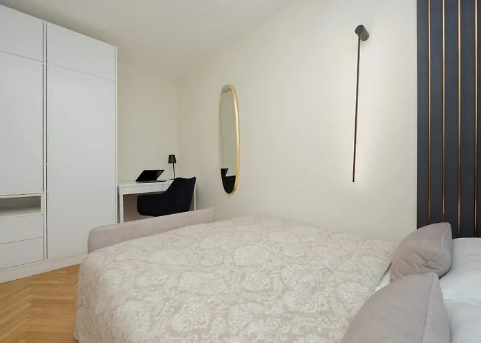 Tasteful One Bedroom By Renters Appartement *