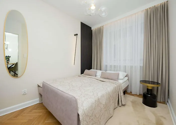 Tasteful One Bedroom By Renters