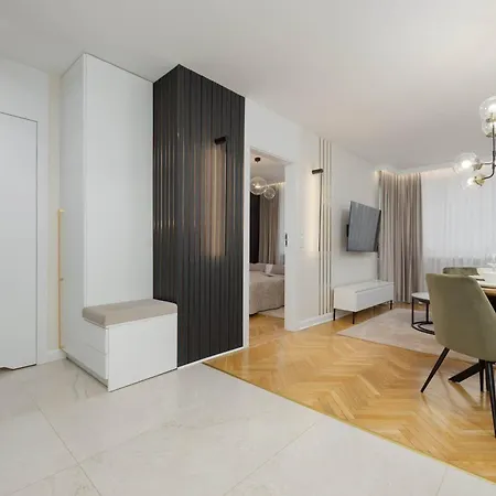 Tasteful One Bedroom By Renters Warszawa